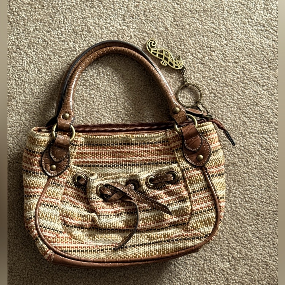 Y2K Cottage-core brown and multicolored woven hand bag. - Picture 1 of 4